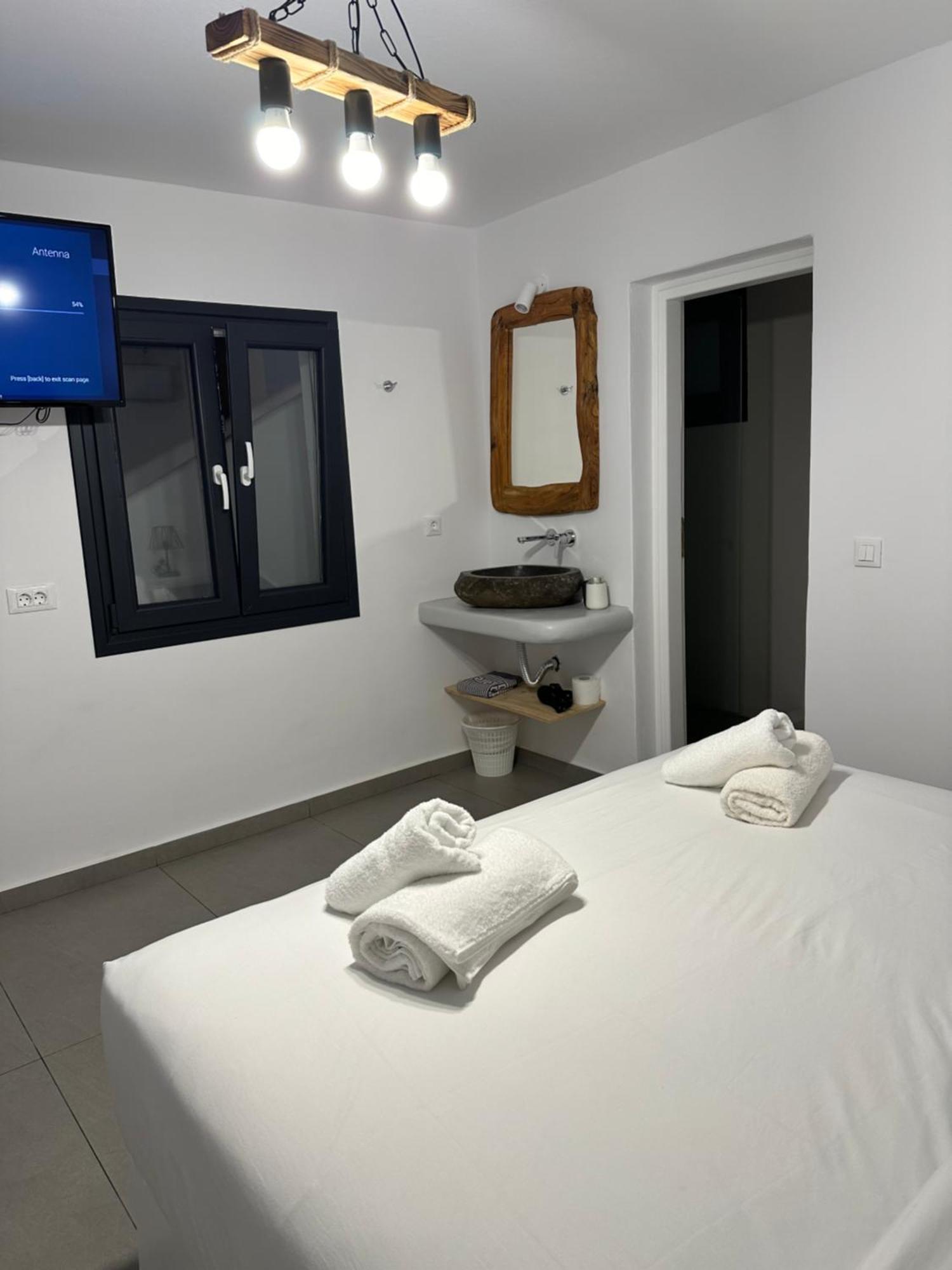 The Coast Suites トゥルロス エクステリア 写真